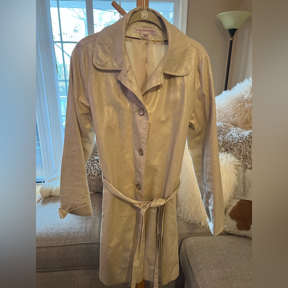 VIA SPIGA SLIGHTLY METALLIC BEIGE  (light  belted coat )SIZE 2